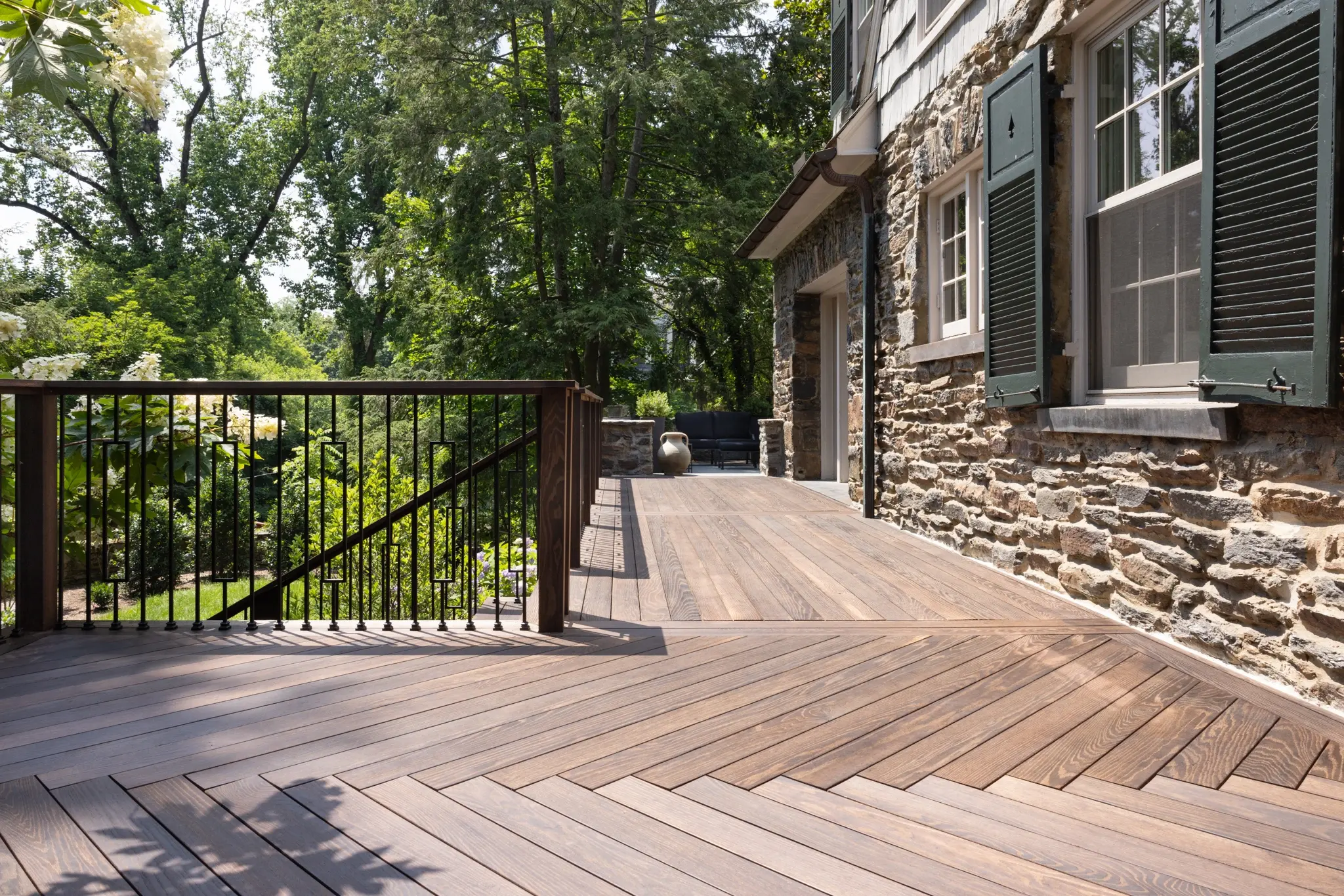Cambium_Thermal-Oak-Clear_Decking_70de WEB