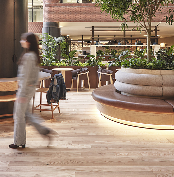 Levis atrium walker sq WEB Small