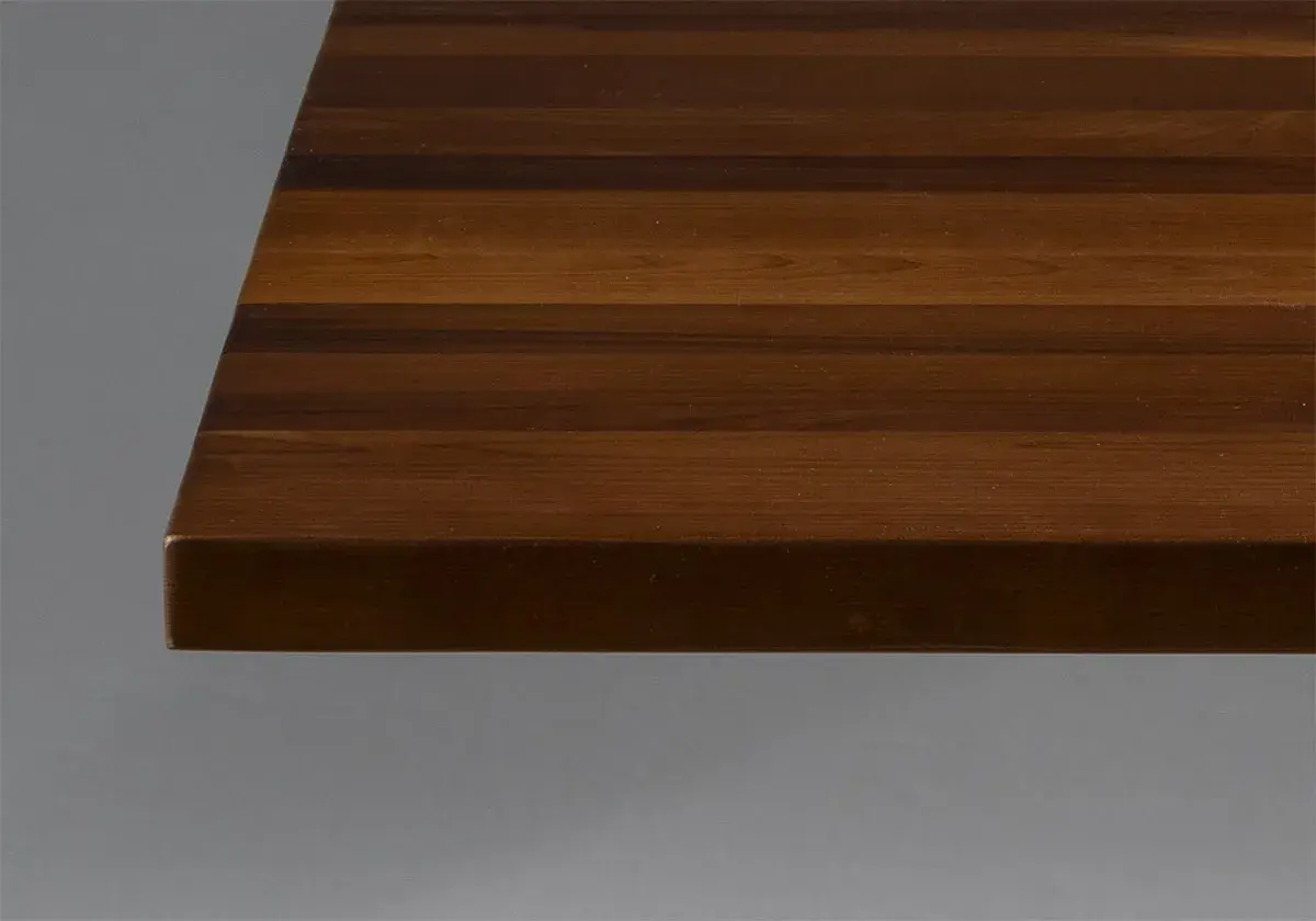 Walnot table edge detail