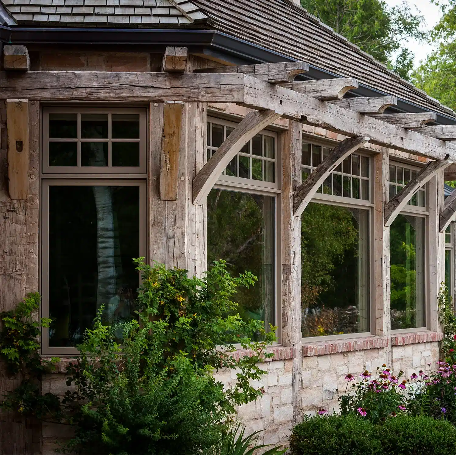 Webster exterior beams back sq web-min