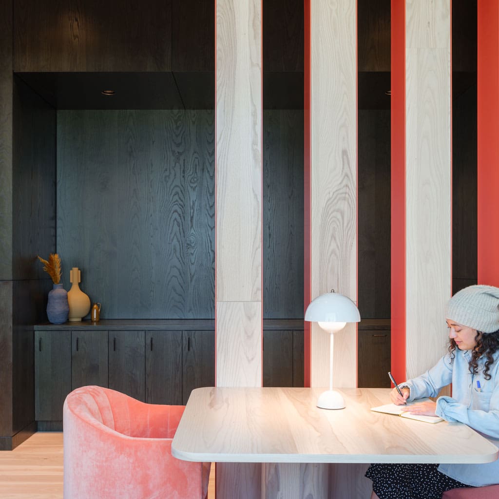 Live-Sawn-Green-Ply-in-Office-Setting